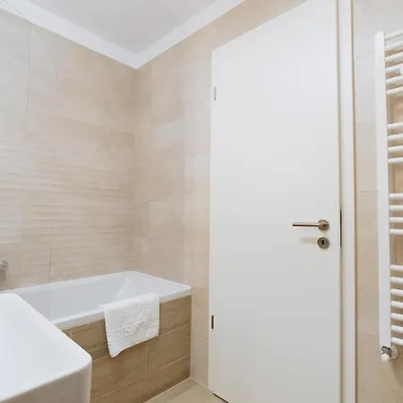 Sweet Memories Coresi 1 Apartment
